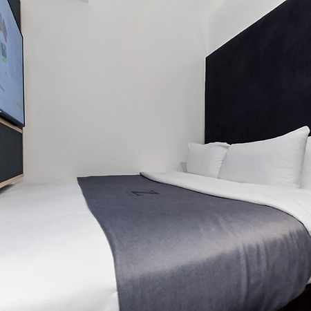 The Z Hotel Trafalgar London Exterior photo